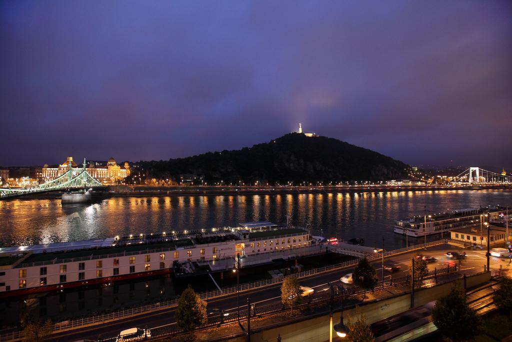 Riverview Apartament *